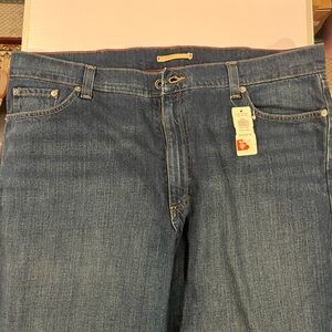 Men’s L.L. Bean Blue Relaxed Fit Jeans with Classic Design